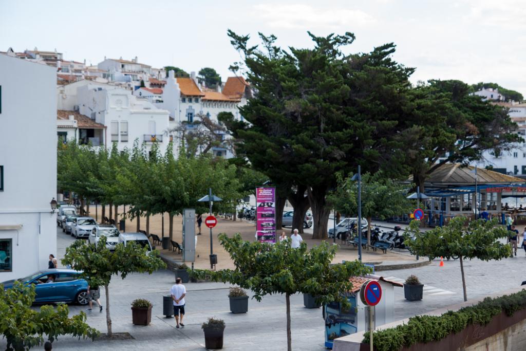 Hostal Marina Cadaques Exterior photo